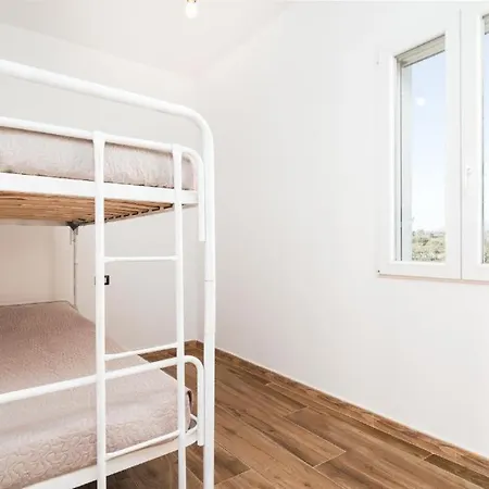 アパート Tonzi *